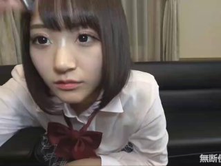 妻子和女儿在旅行中对不在中照顾的巨乳女仆垂涎欲滴筋疲力尽在跨上的深吻中接受过度